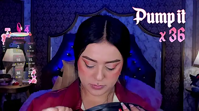 SoffiQueen online show from March 2, 1:40 pm