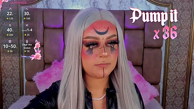 SoffiQueen online show from October 16, 8:44 pm