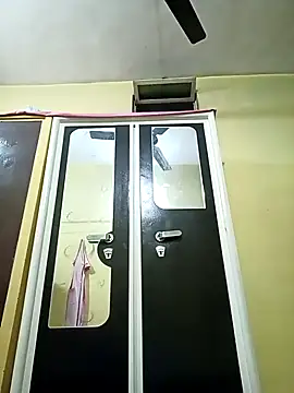 heenage online show from October 29, 5:04 pm