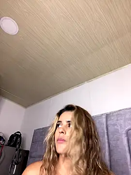 ZoeJohnsoon online show from October 5, 6:57 pm