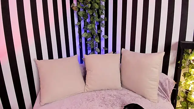 liz goth online show from October 2, 12:43 pm