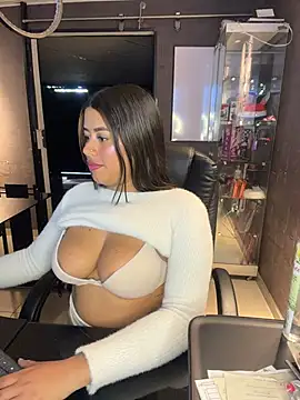 ElaaPerez online show from February 9, 8:22 pm