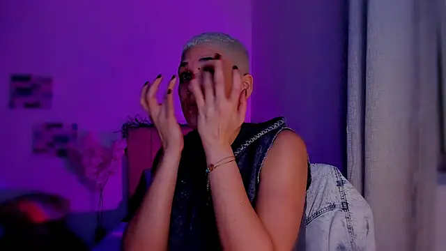 Charlee pink online show from February 25, 2:43 am