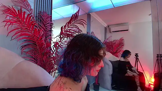 EvaHalsey online show from November 29, 8:24 pm