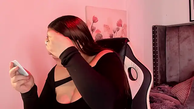 Alaia Cute online show from December 23, 3:54 am