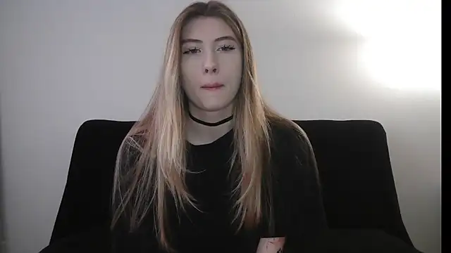 ErikaShyy online show from December 17, 10:52 am