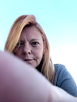 I am HER318 online show from October 10, 6:24 pm