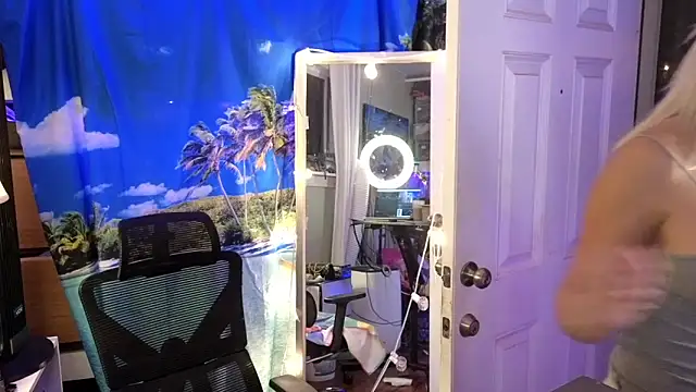 cunty tranny lydia online show from September 30, 3:45 am