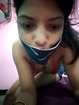 Snapshot of Hotty-Divya chatting on October 21, 6:50 am Hotty-Divya online show from October 21, 6:50 am
