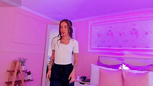 scarlet castro online show from March 2, 4:35 pm