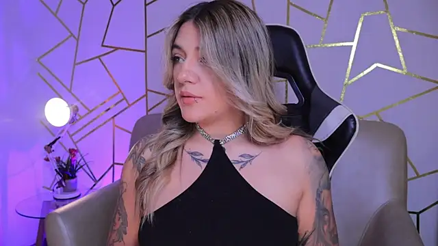 ashleyvalirya online show from September 26, 4:10 am