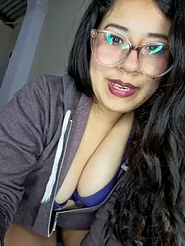 Snapshot of MishuColfer chatting on October 26, 5:14 am MishuColfer online show from October 26, 5:14 am