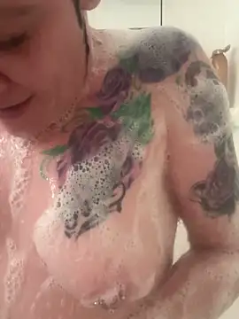 RavenRayyy online show from December 15, 11:10 pm