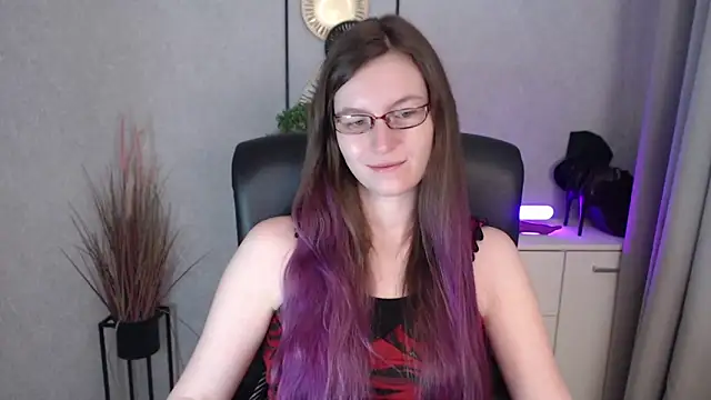 emmaxDelight online show from November 28, 6:38 am