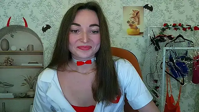  Barbie Kiss  online show from October 31, 3:49 pm