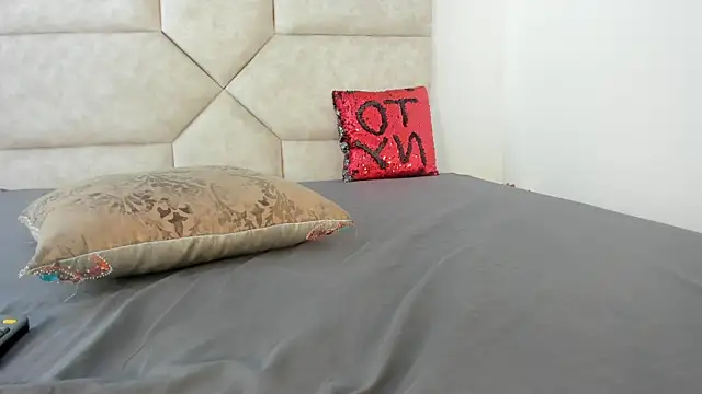 Hanna lens online show from September 15, 7:43 pm