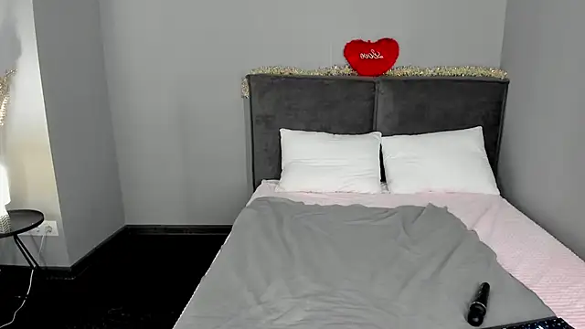 MuscleXXXBarbie online show from February 18, 9:08 am