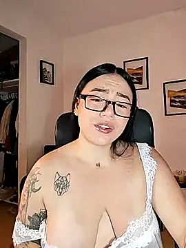 helena smith online show from October 18, 4:15 am