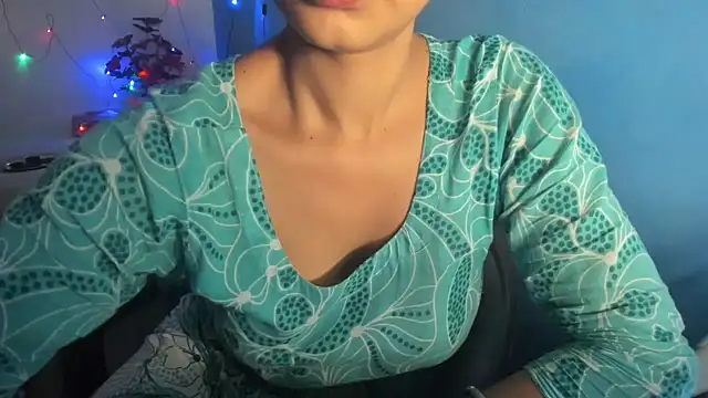 aarjulove online show from October 22, 5:29 pm