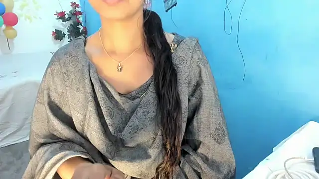 aarjulove online show from February 8, 4:22 pm