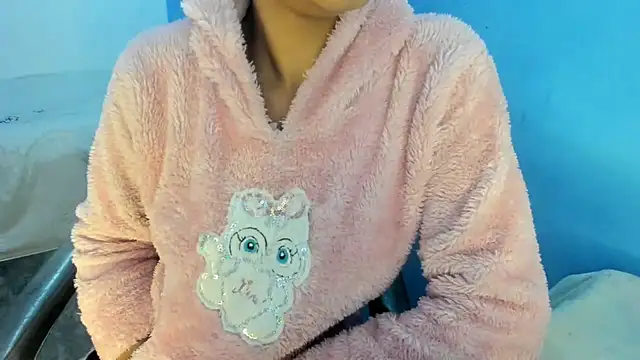 aarjulove online show from January 7, 10:51 am