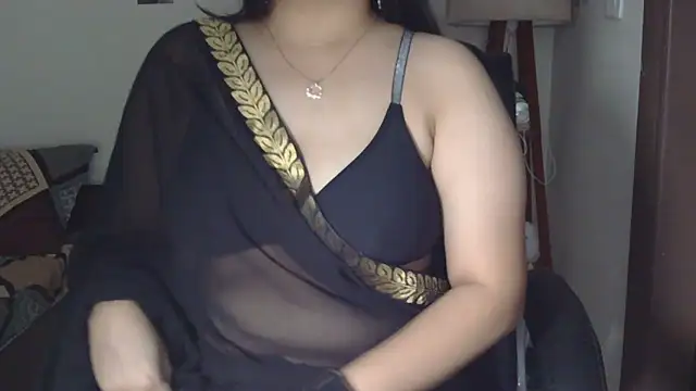 Snapshot of Kriti_02 chatting on October 4, 2:43 pm Kriti 02 online show from October 4, 2:43 pm
