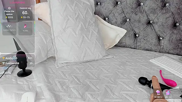 iiris  online show from September 25, 3:55 pm