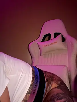 CrownedNyaries online show from February 22, 3:07 am