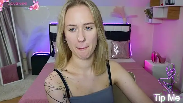 SashaBrooks online show from November 24, 4:09 pm