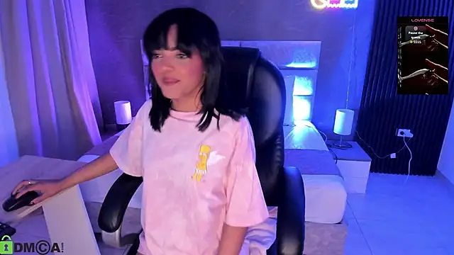 Cristal  adams online show from October 17, 12:41 pm