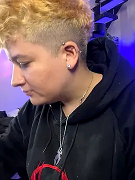 Snapshot of _AlexMorris chatting on October 10, 9:03 am  AlexMorris online show from October 10, 9:03 am