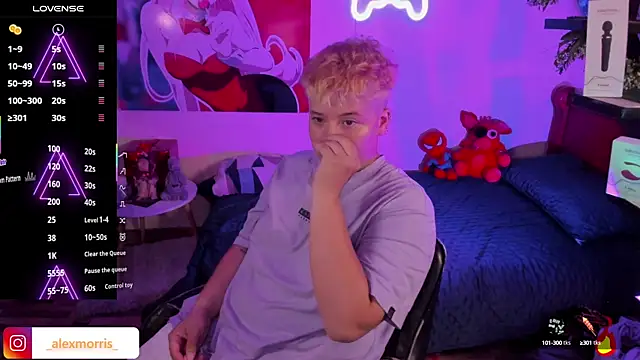 Snapshot of _AlexMorris chatting on October 3, 7:02 am  AlexMorris online show from October 3, 7:02 am