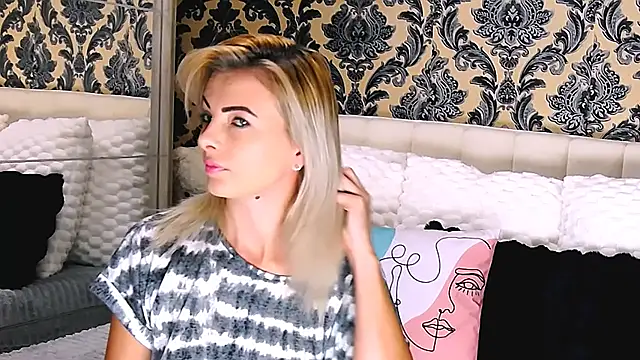 Aly girl1 online show from September 29, 8:30 am