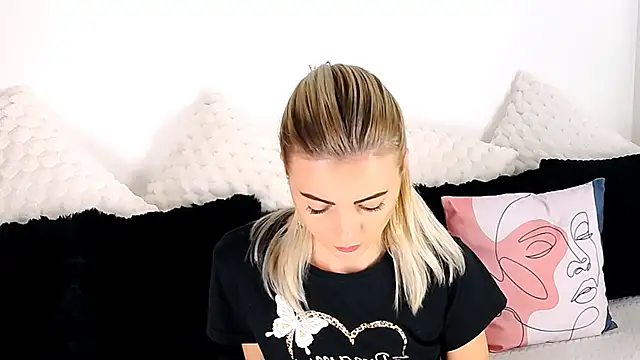 Aly girl1 online show from November 21, 8:49 am