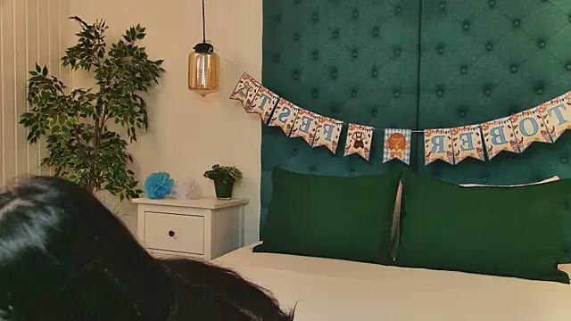 MadilynFox online show from September 29, 6:46 pm