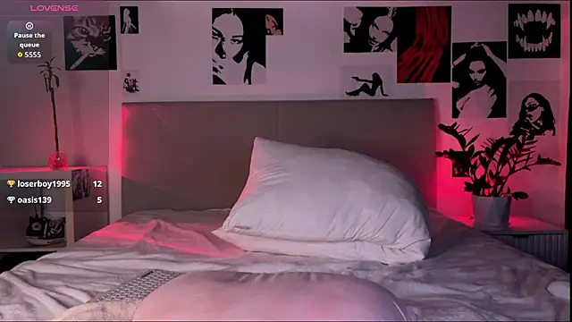 Lisa Moones online show from January 17, 5:09 pm