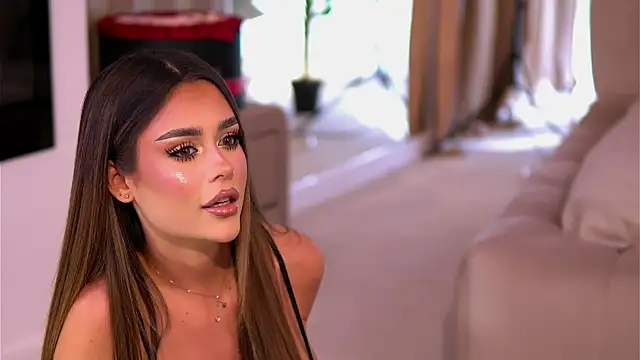 YasmineShaw online show from December 19, 7:44 am