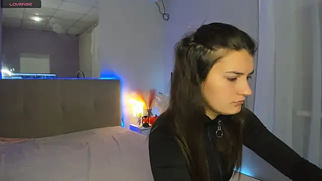 Laura Leee online show from October 21, 5:22 am