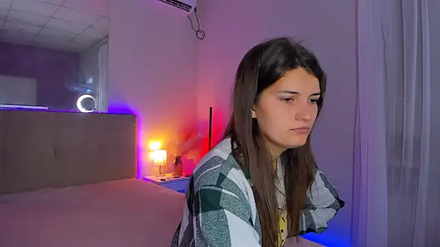 Laura Leee online show from September 24, 5:28 am