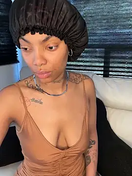 butterflybootyy online show from September 18, 6:06 pm