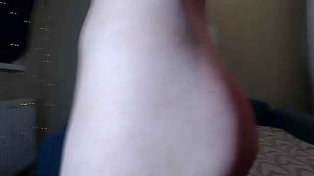 ErikysM online show from December 17, 5:06 pm