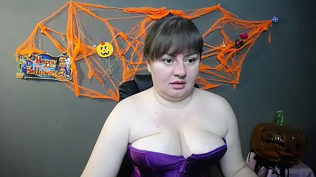 ZannaDreil online show from November 2, 7:28 pm