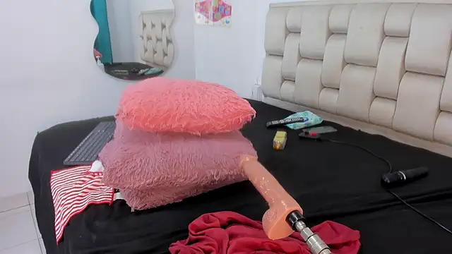 Roxy-Smith online show from October 30, 12:35 am