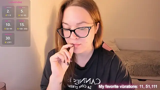 ami amour  online show from October 26, 3:29 pm