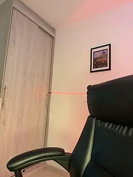 Laura fernandezII online show from February 5, 8:12 pm