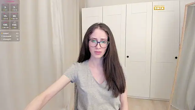 snowiie online show from October 4, 4:00 pm