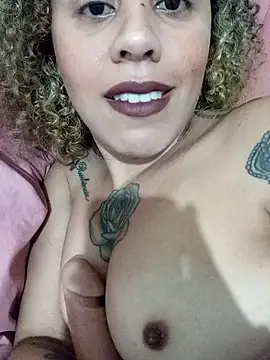 carolfetiche online show from December 17, 8:07 am