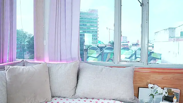 Megan Lim online show from November 21, 1:02 pm