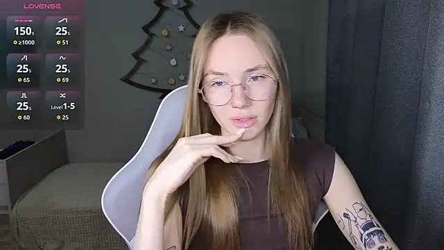 littlevildevil online show from February 6, 11:02 am