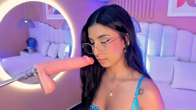 zia cooper online show from October 28, 7:30 pm